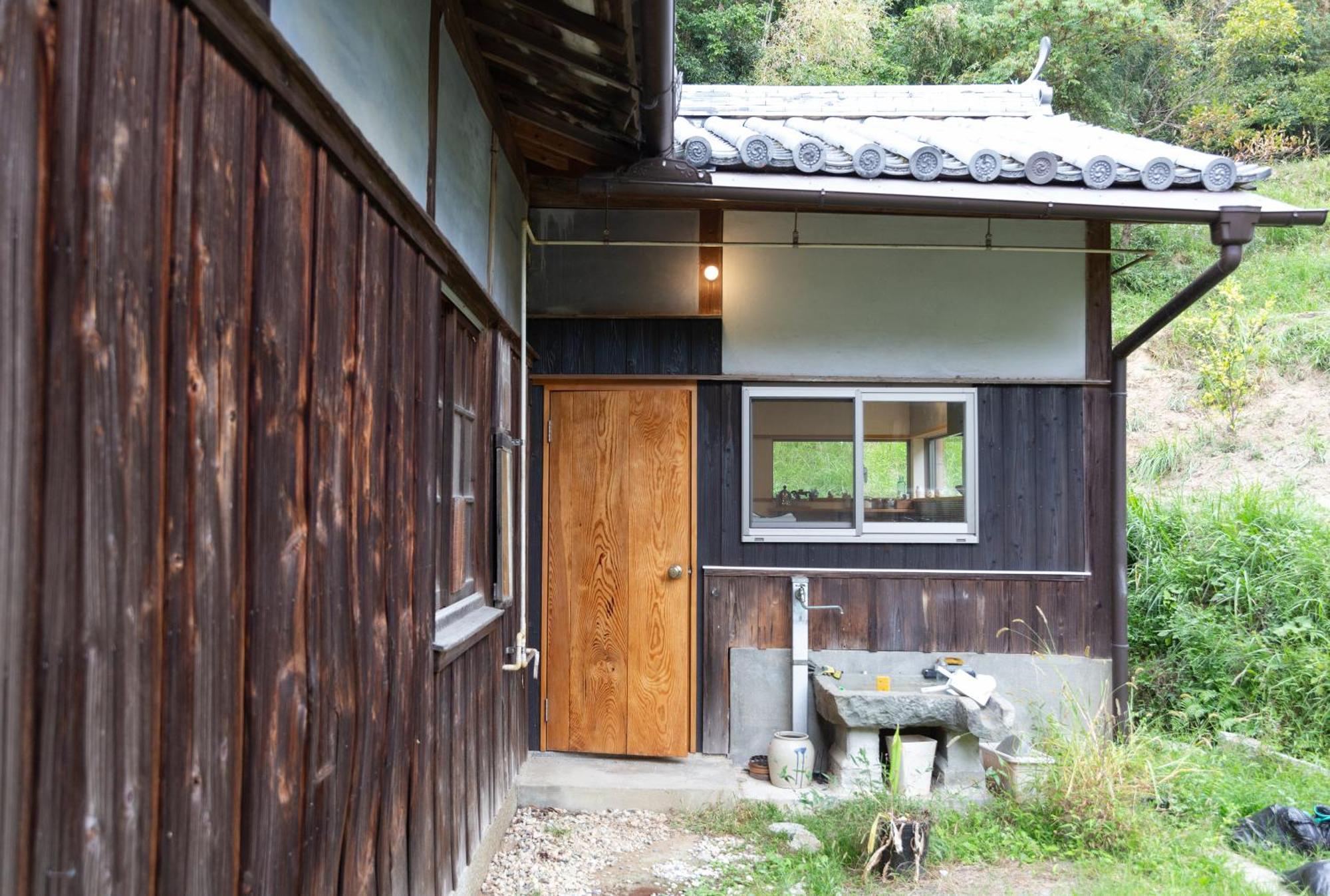 猫と図書館のある宿 草地家 Kusachike Minamiawaji Exterior foto
